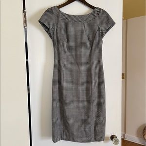 Escada Glen Plaid Sheath Dress Size 36